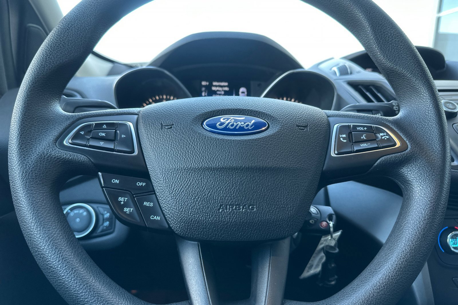 Used 2017 Ford Escape SE image 23