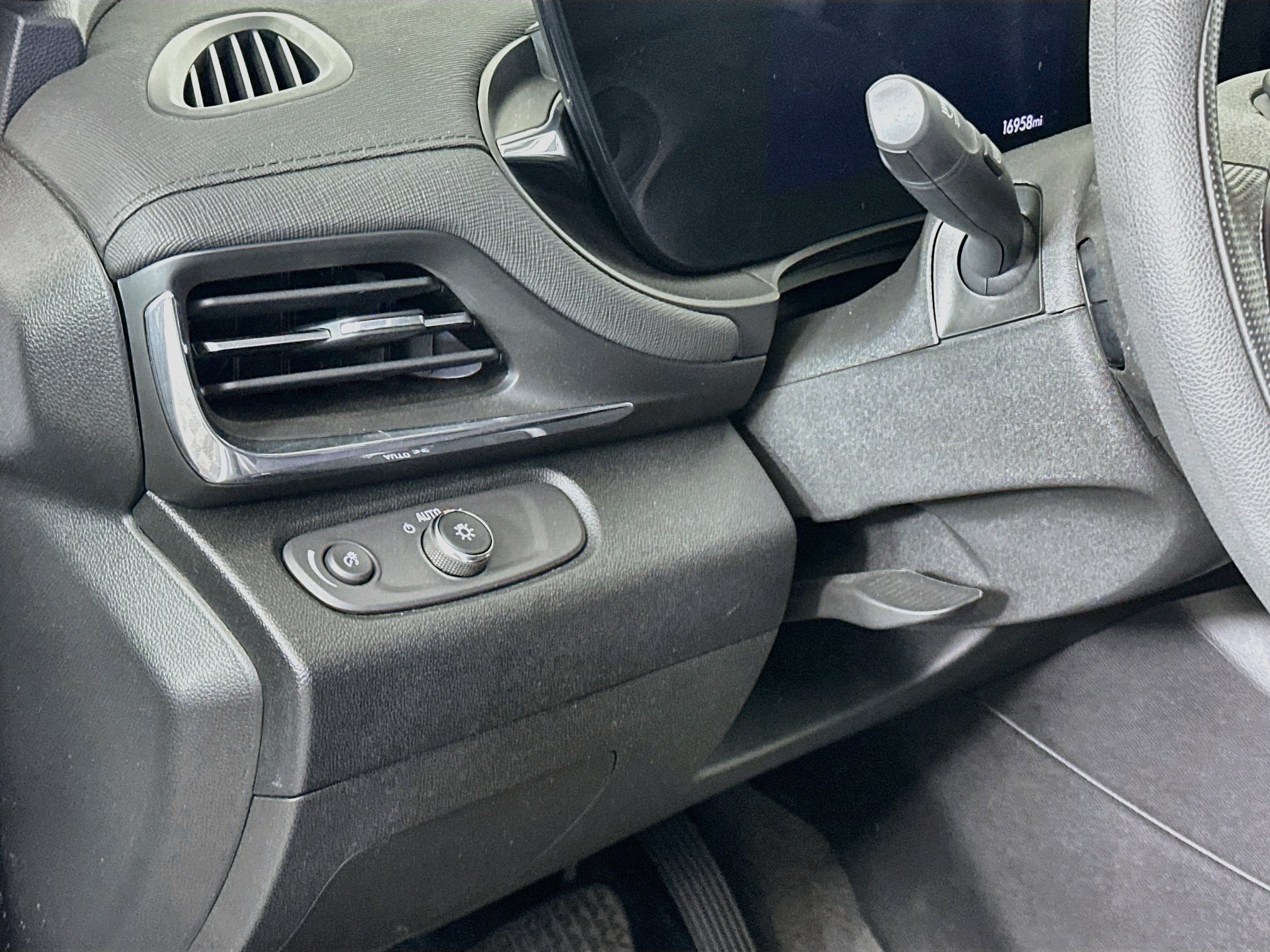 Used 2026 Buick Envista Preferred FWD image 16
