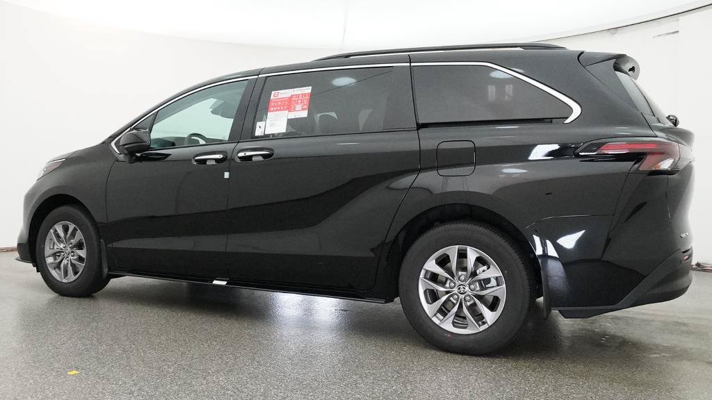 New 2026 Toyota Sienna XLE FWD image 23