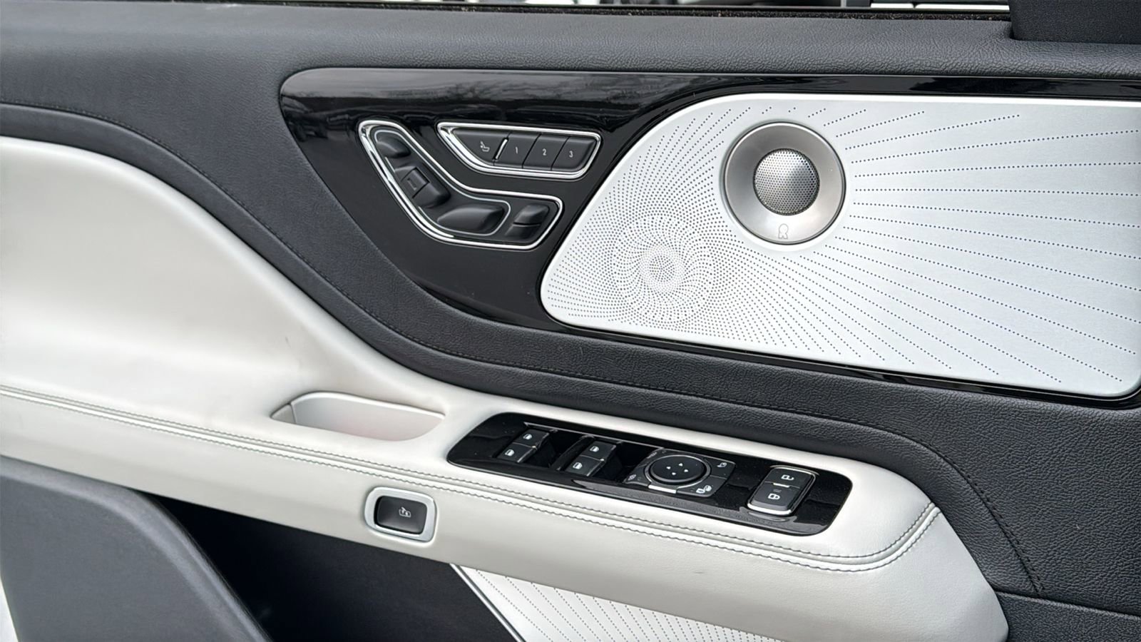 New 2026 Lincoln Aviator Reserve image 33