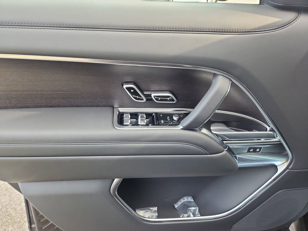 New 2026 Land Rover Range Rover SE image 24