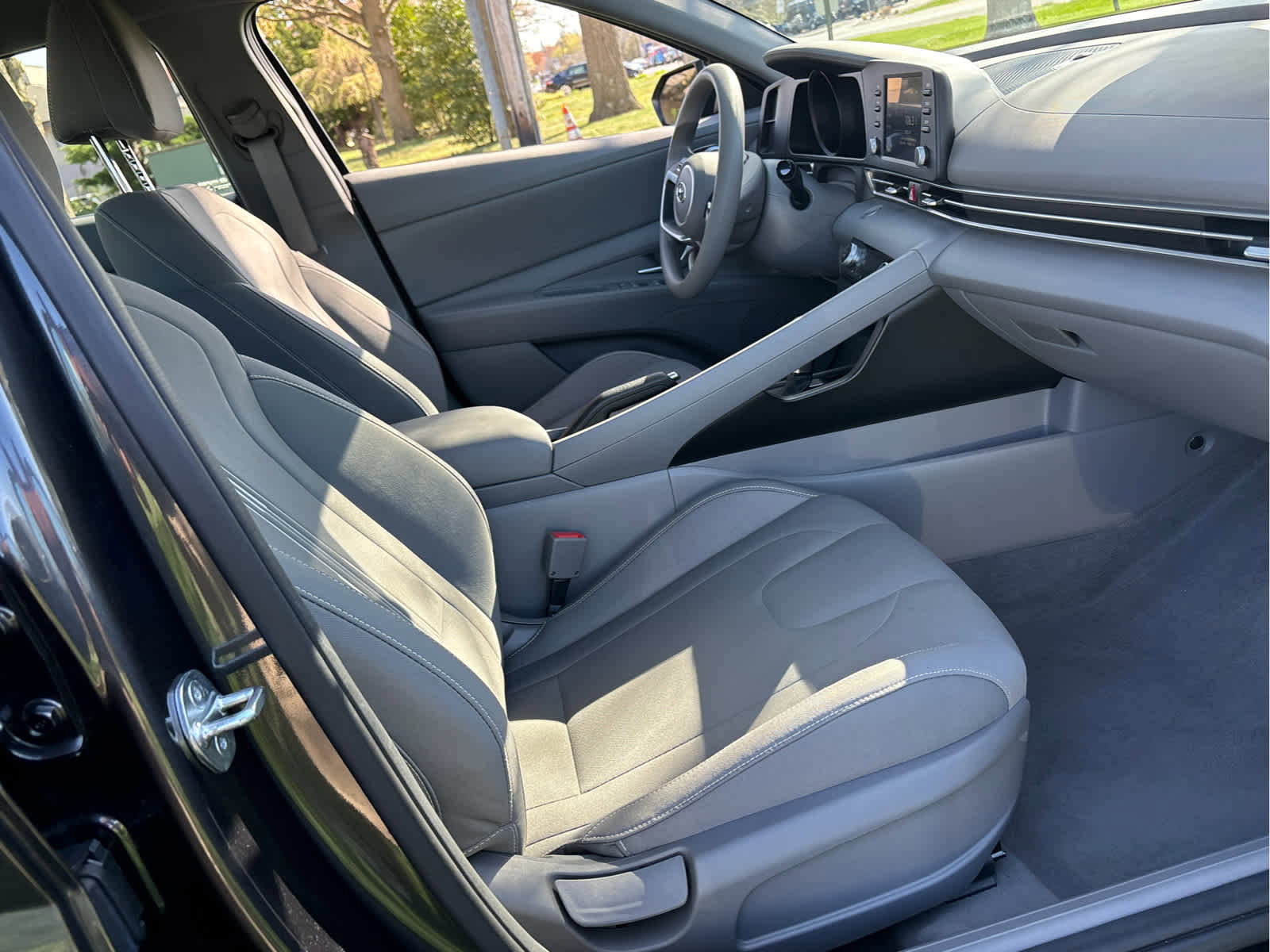 Used 2023 Hyundai Elantra SEL image 18