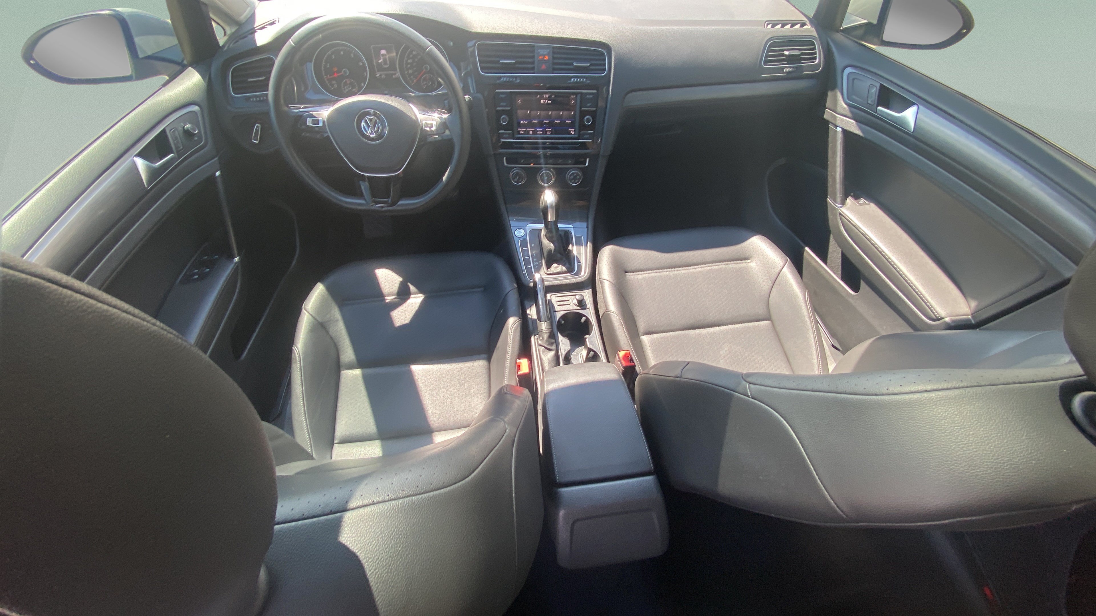 Used 2021 Volkswagen Golf 4-Door FWD image 23