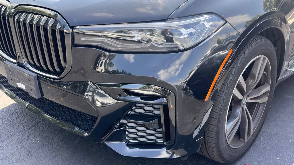 Used 2021 BMW X7 xDrive40i w/ M Sport Package AWD/4WD image 12