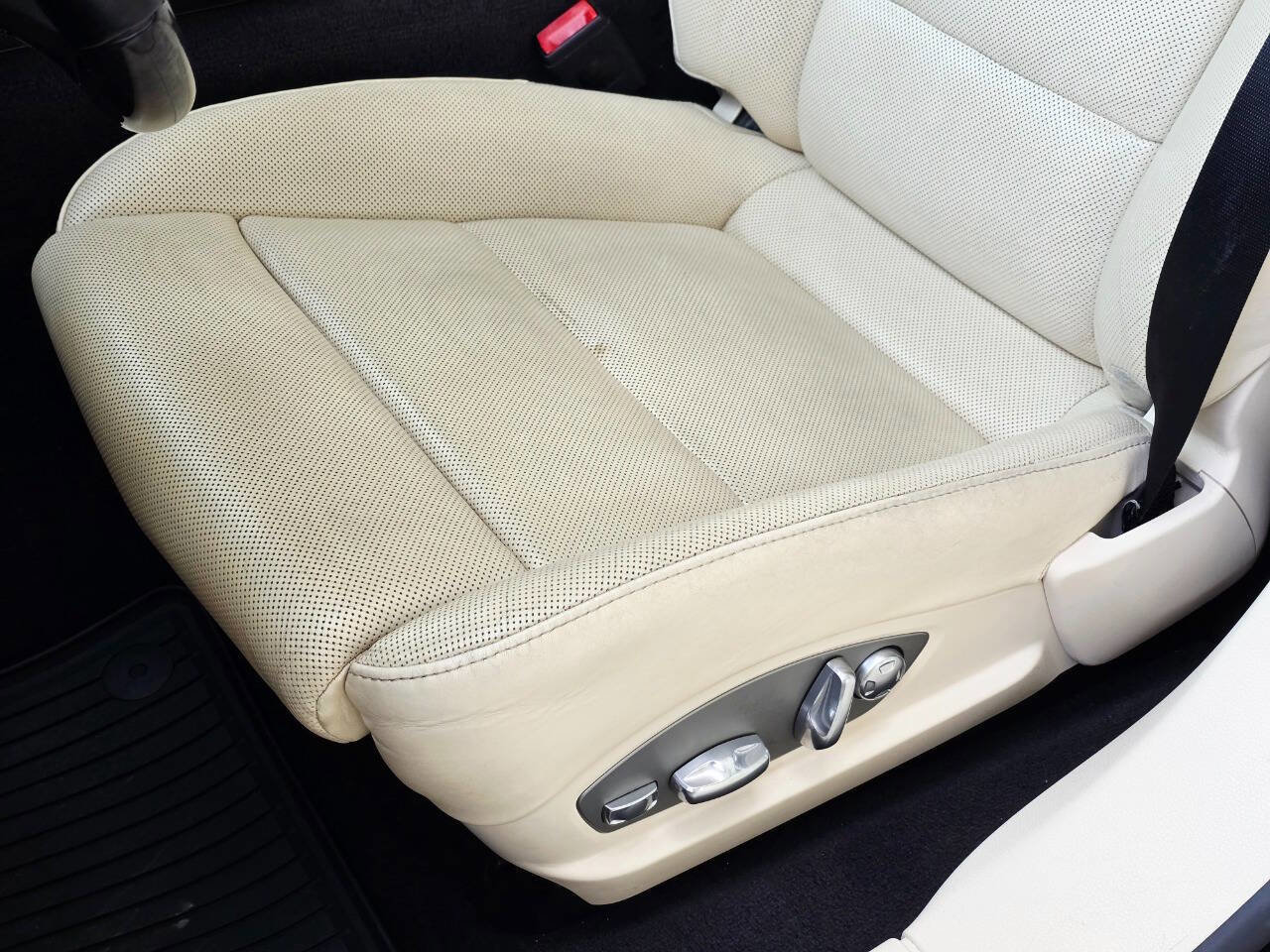 Used 2014 Porsche Panamera Turbo S w/ Exterior Package in Black image 73