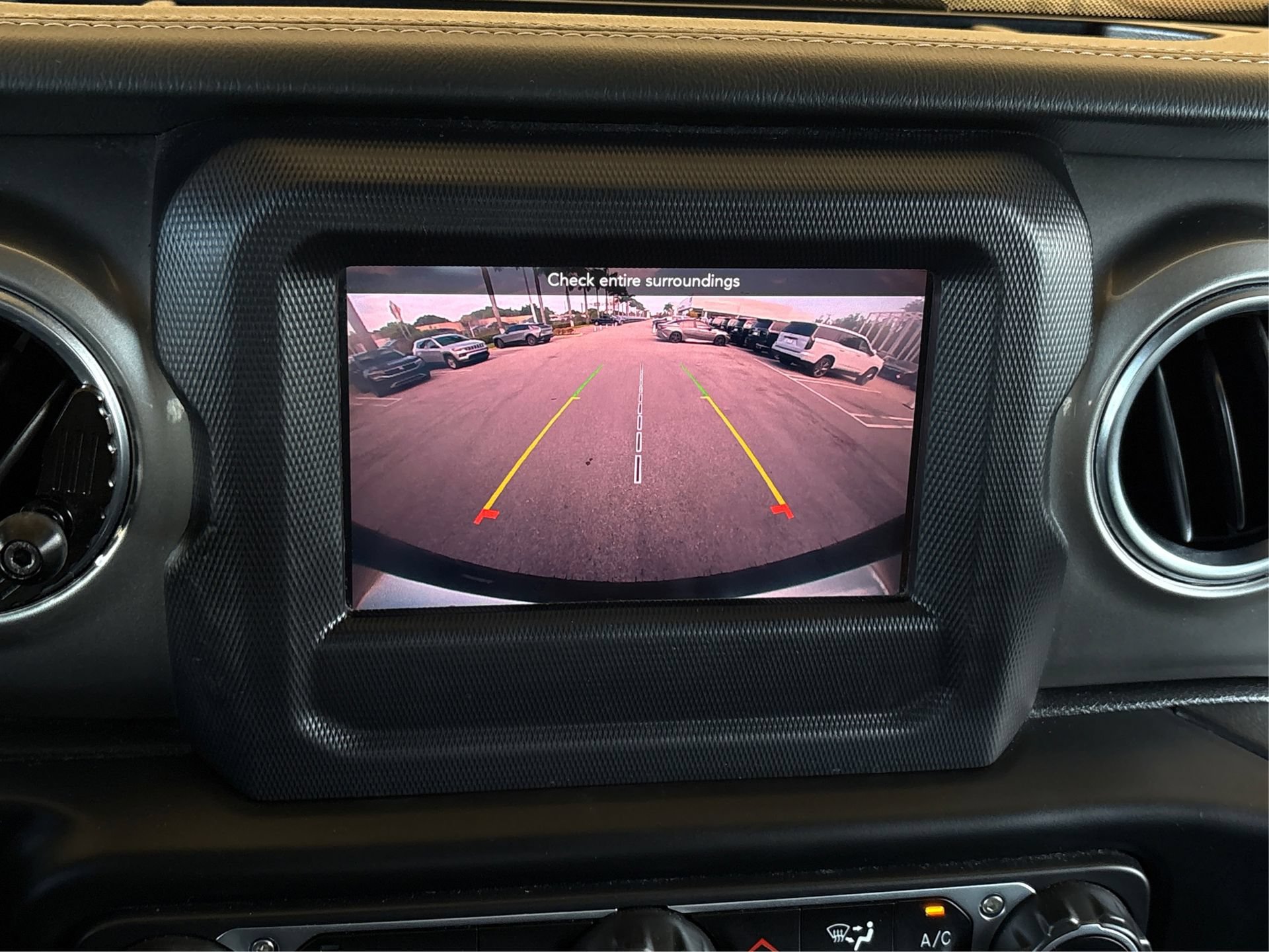 Used 2020 Jeep Wrangler Unlimited Sahara AWD/4WD image 24