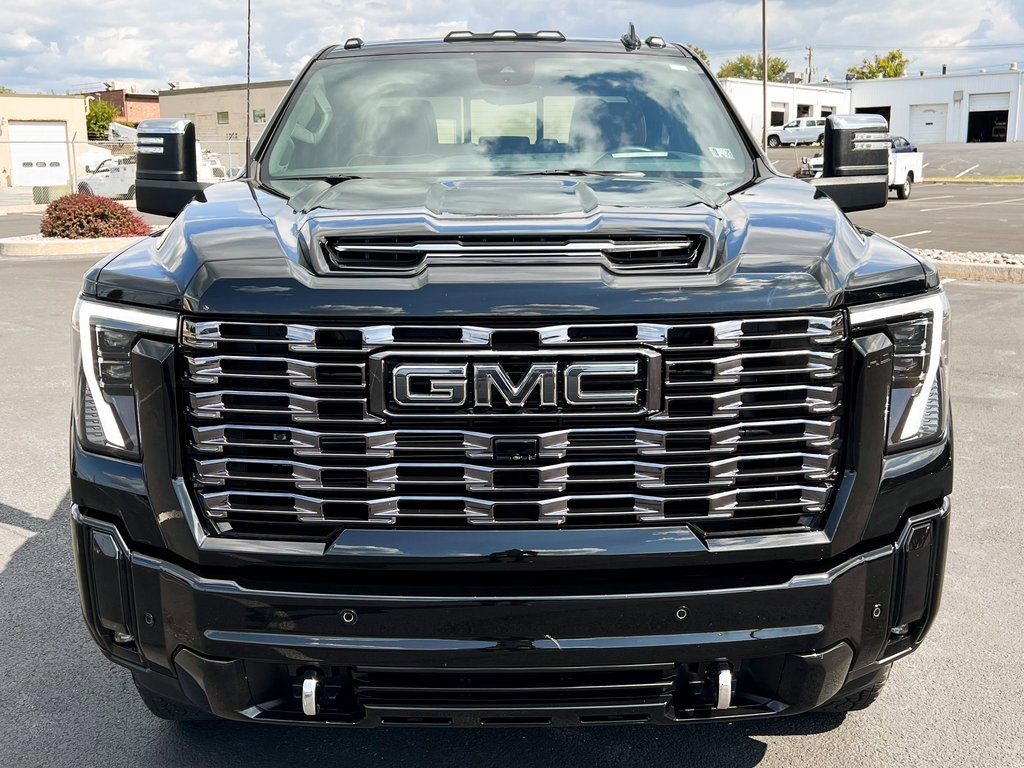 Used 2025 GMC Sierra 3500 Denali Ultimate image 17