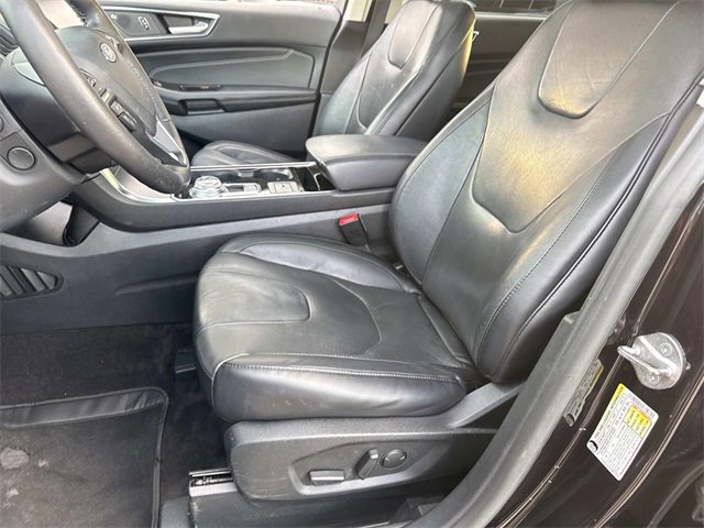 Used 2020 Ford Edge Titanium w/ Equipment Group 301A image 19
