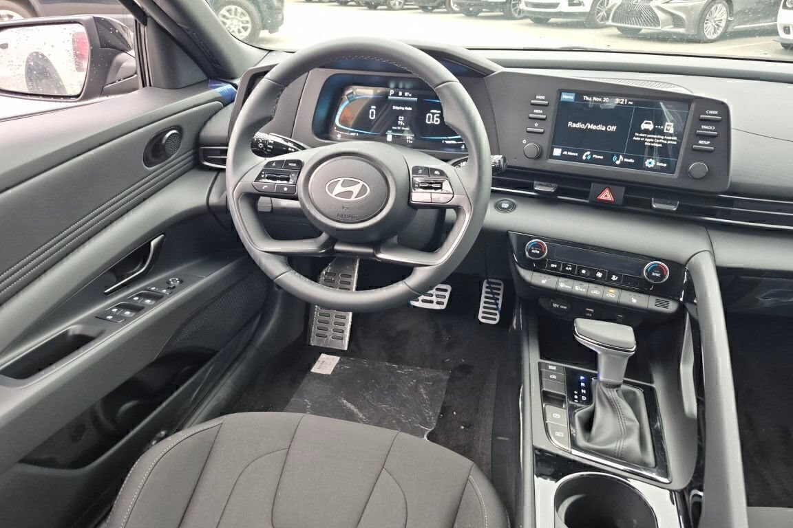 New 2026 Hyundai Elantra SEL Sport Premium FWD image 23