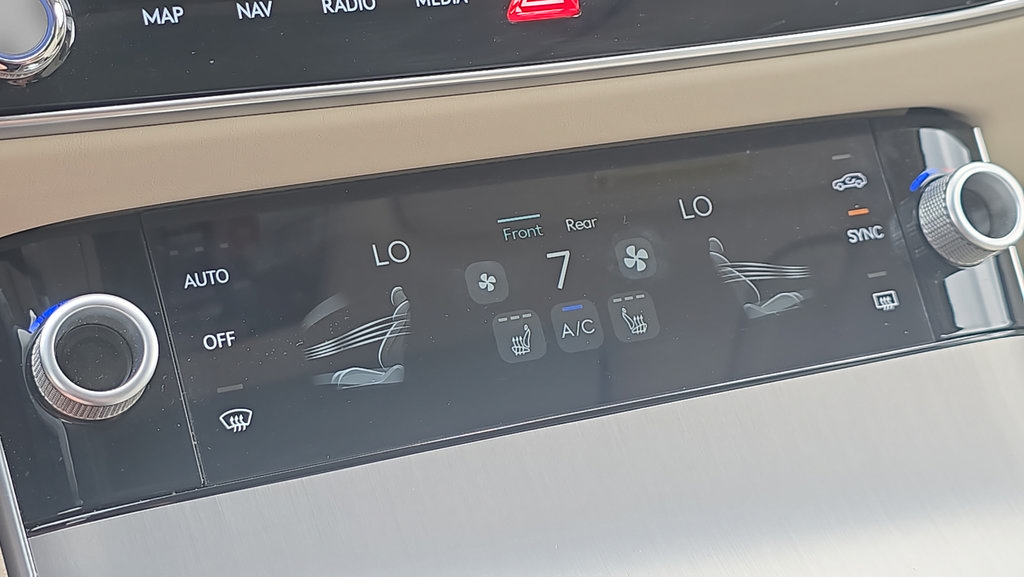 New 2026 Genesis GV70 2.5T Select AWD/4WD image 24