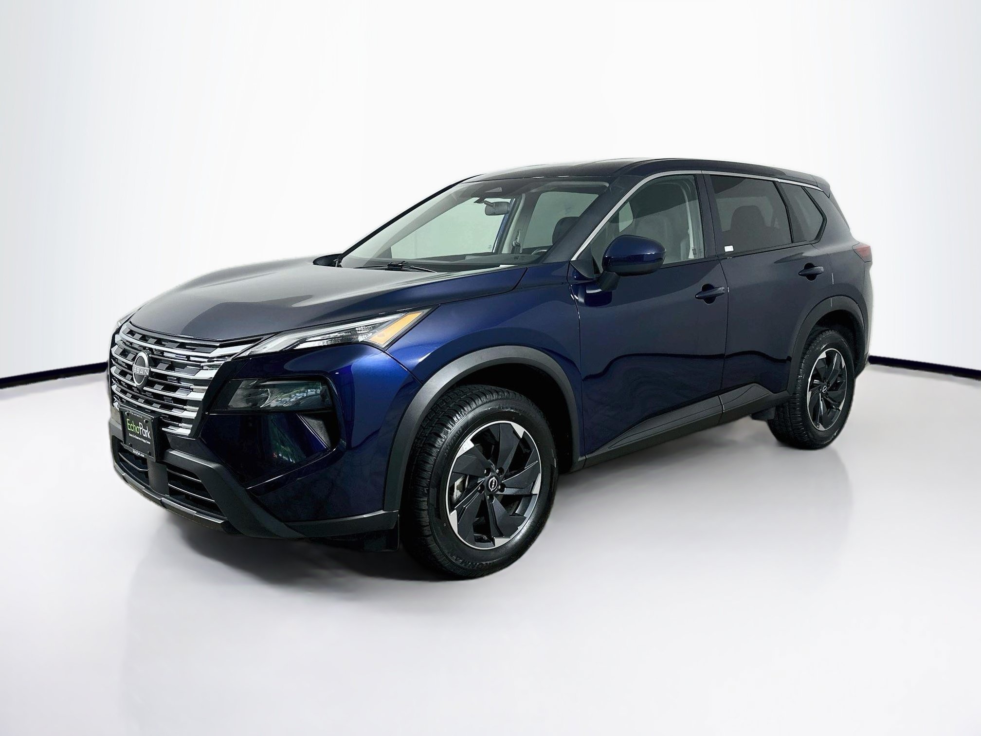 Used 2025 Nissan Rogue SV AWD/4WD image 3