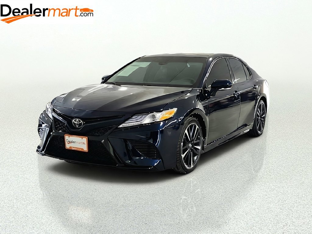 Used 2018 Toyota Camry XSE FWD image 1