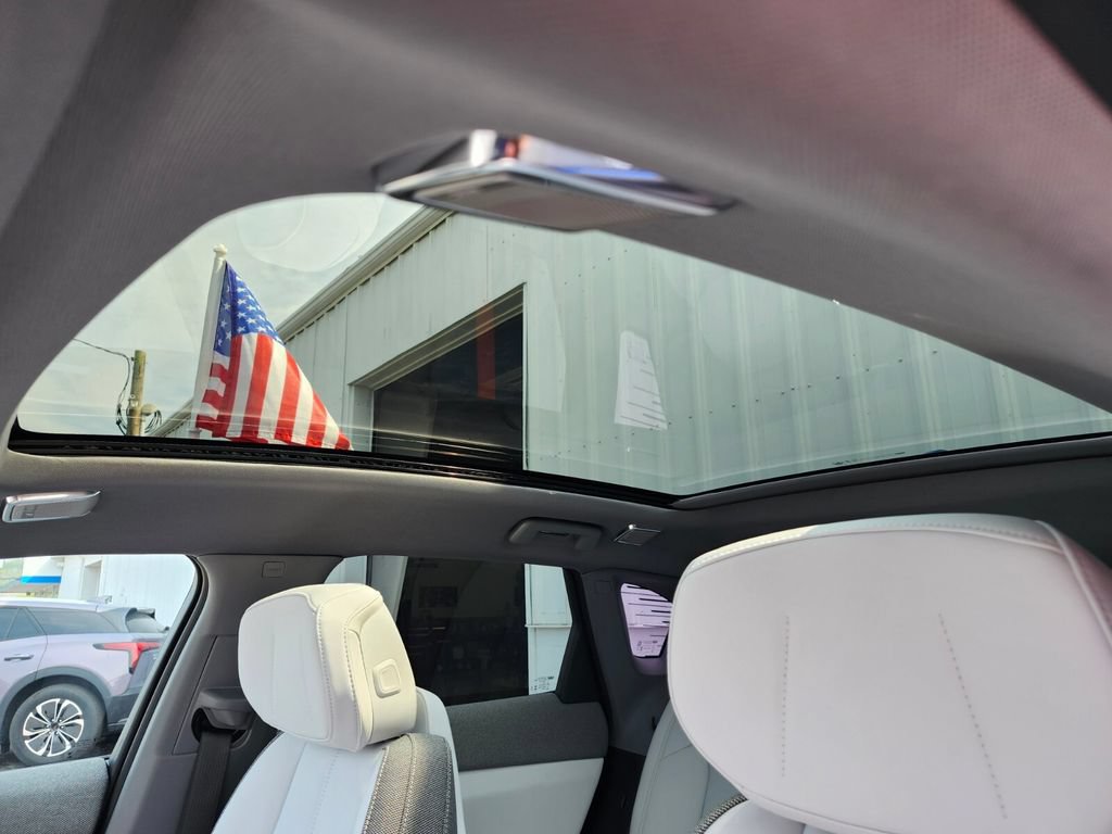 New 2026 Cadillac Optiq Luxury 1 w/ LPO, Floor Liner Package AWD/4WD image 18