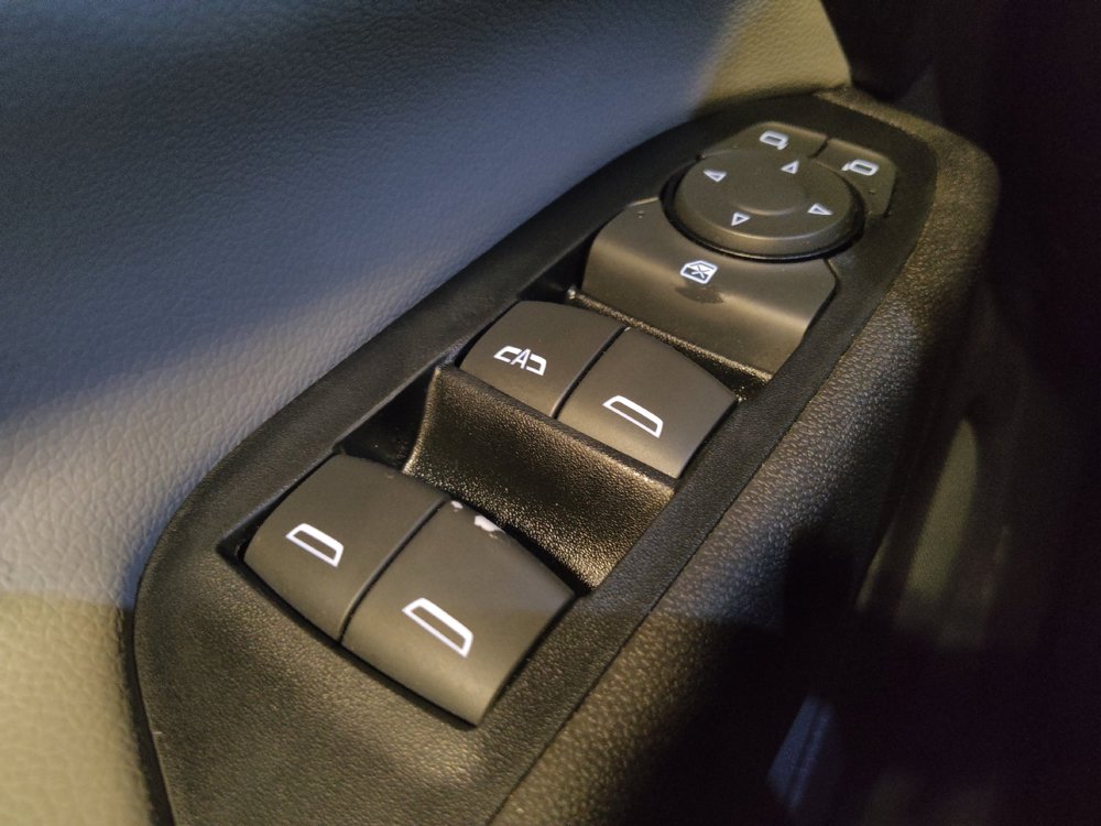 Used 2019 Chevrolet Equinox LS FWD image 27