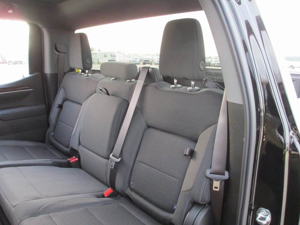 New 2026 GMC Sierra 1500 Elevation image 11