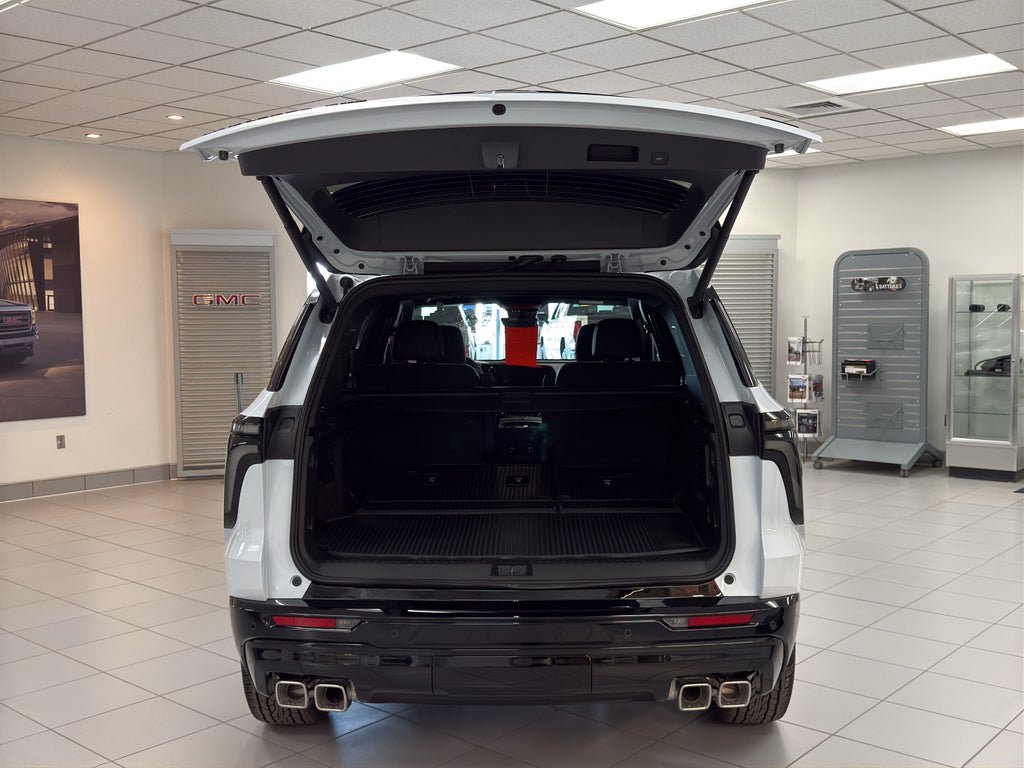 New 2026 Chevrolet Traverse RS w/ LPO, Floor Liner Package AWD/4WD image 14