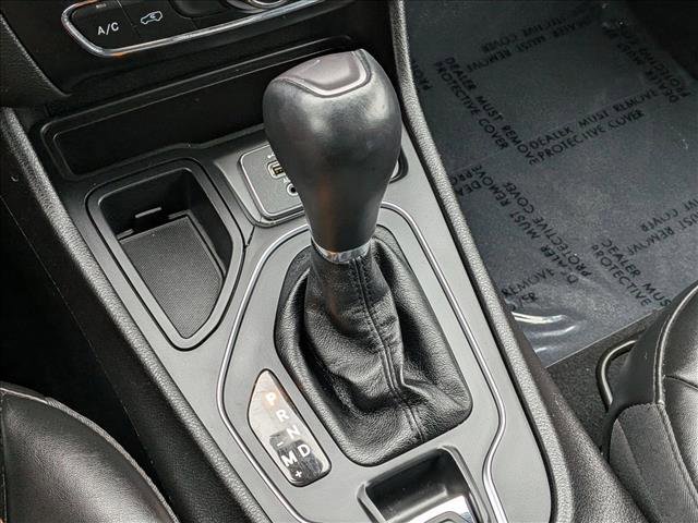 Used 2020 Jeep Cherokee Latitude Plus image 13