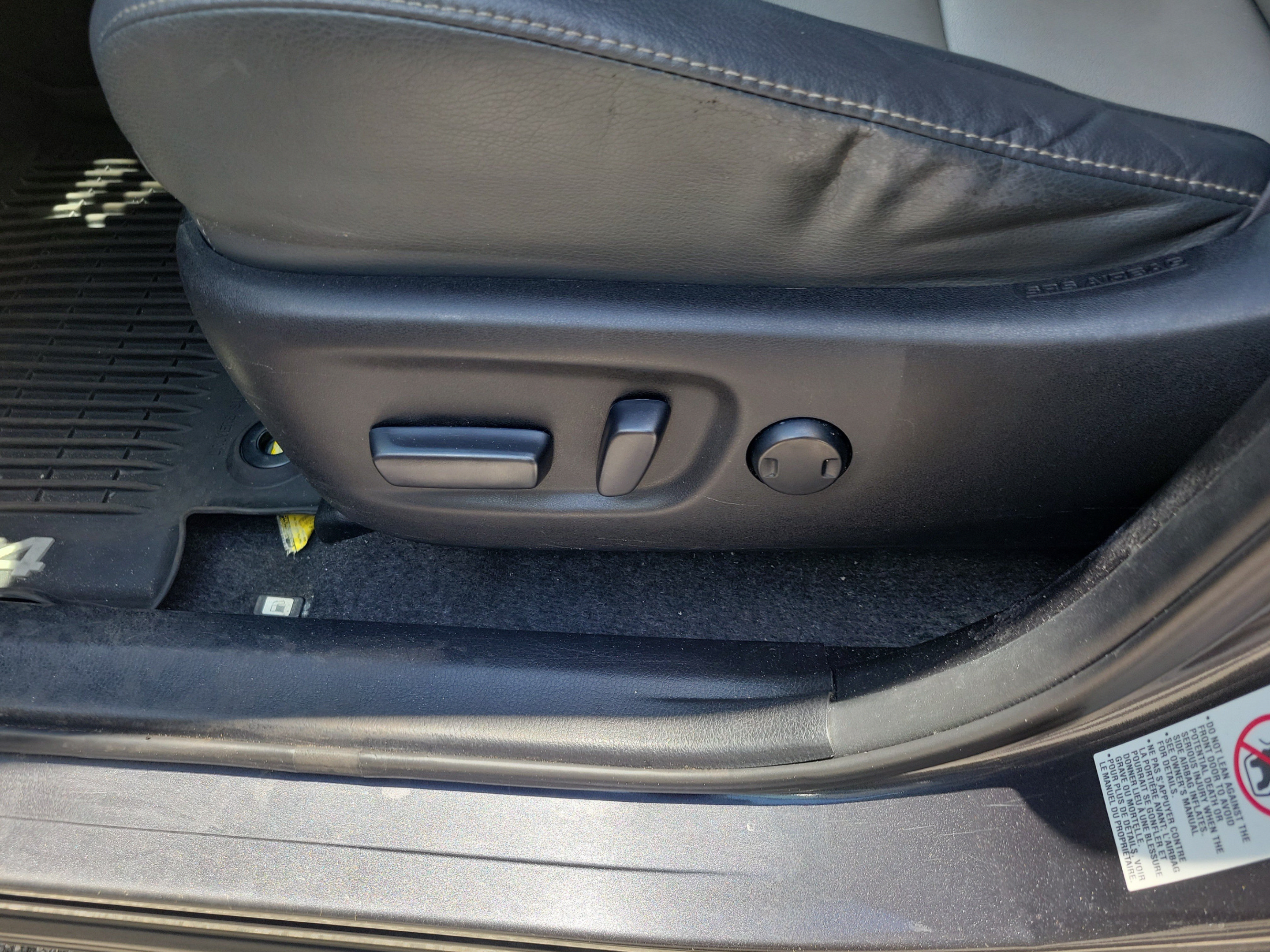 Used 2015 Toyota RAV4 Limited w/ Technology Package FWD image 18
