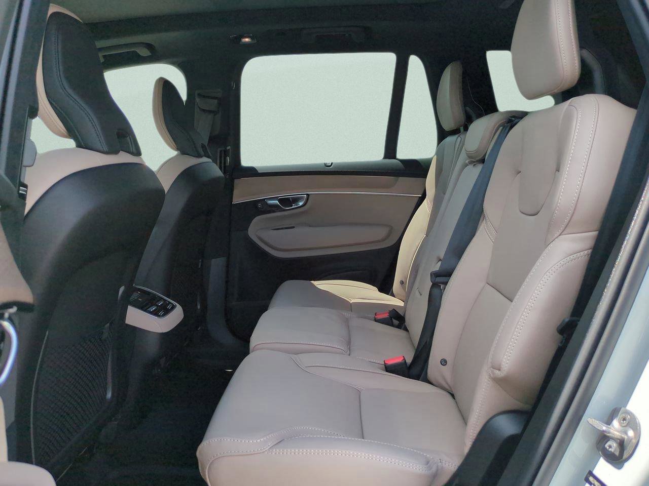 New 2026 Volvo XC90 B6 Ultra w/ Lounge Package image 12