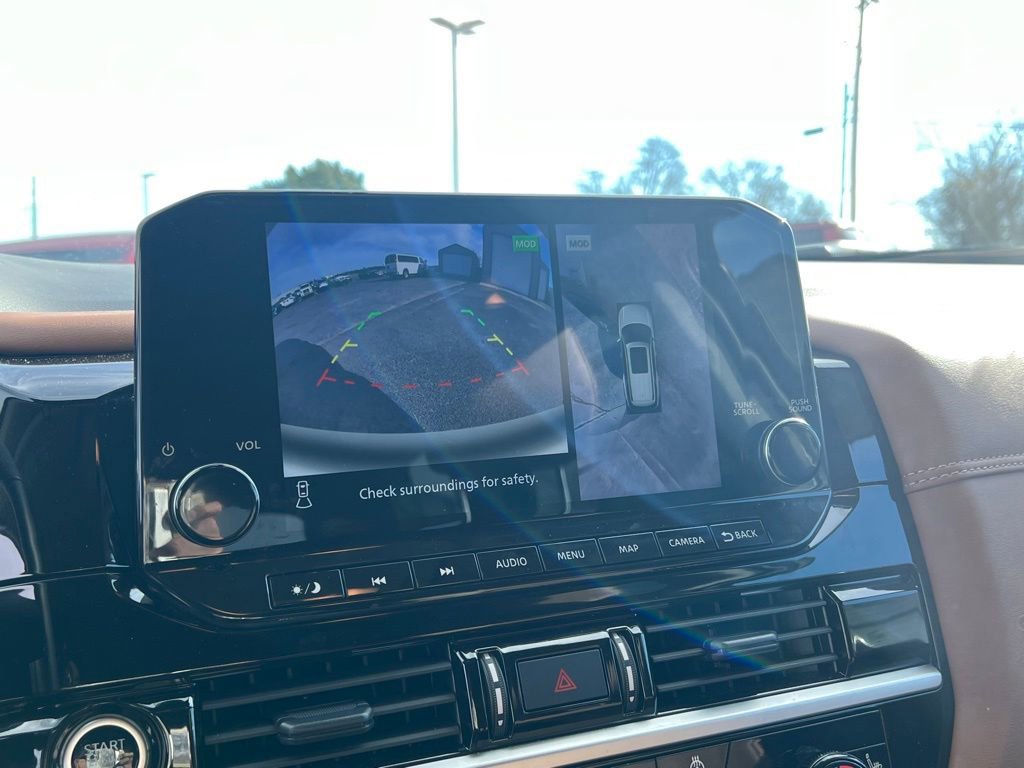 Used 2024 Nissan Pathfinder Platinum w/ Cargo Package image 27