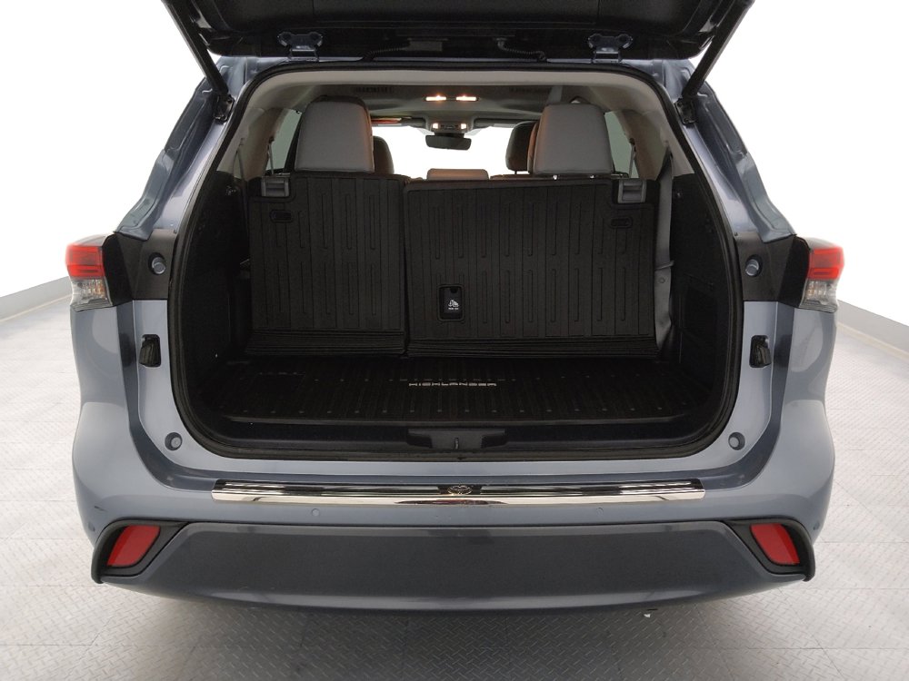 Used 2020 Toyota Highlander Limited image 29