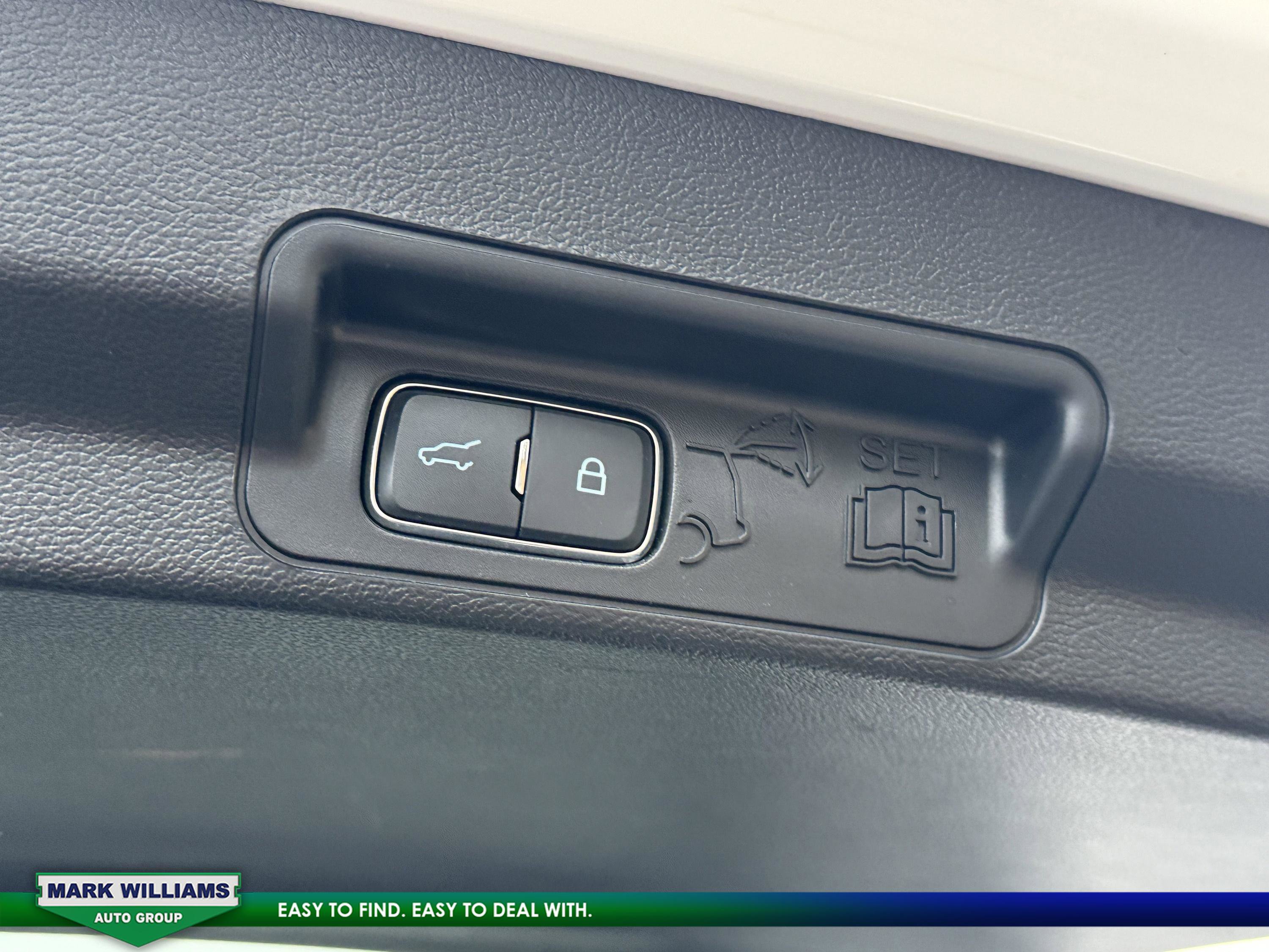 Used 2023 Ford Explorer ST-Line w/ Class IV Trailer Tow Package image 32