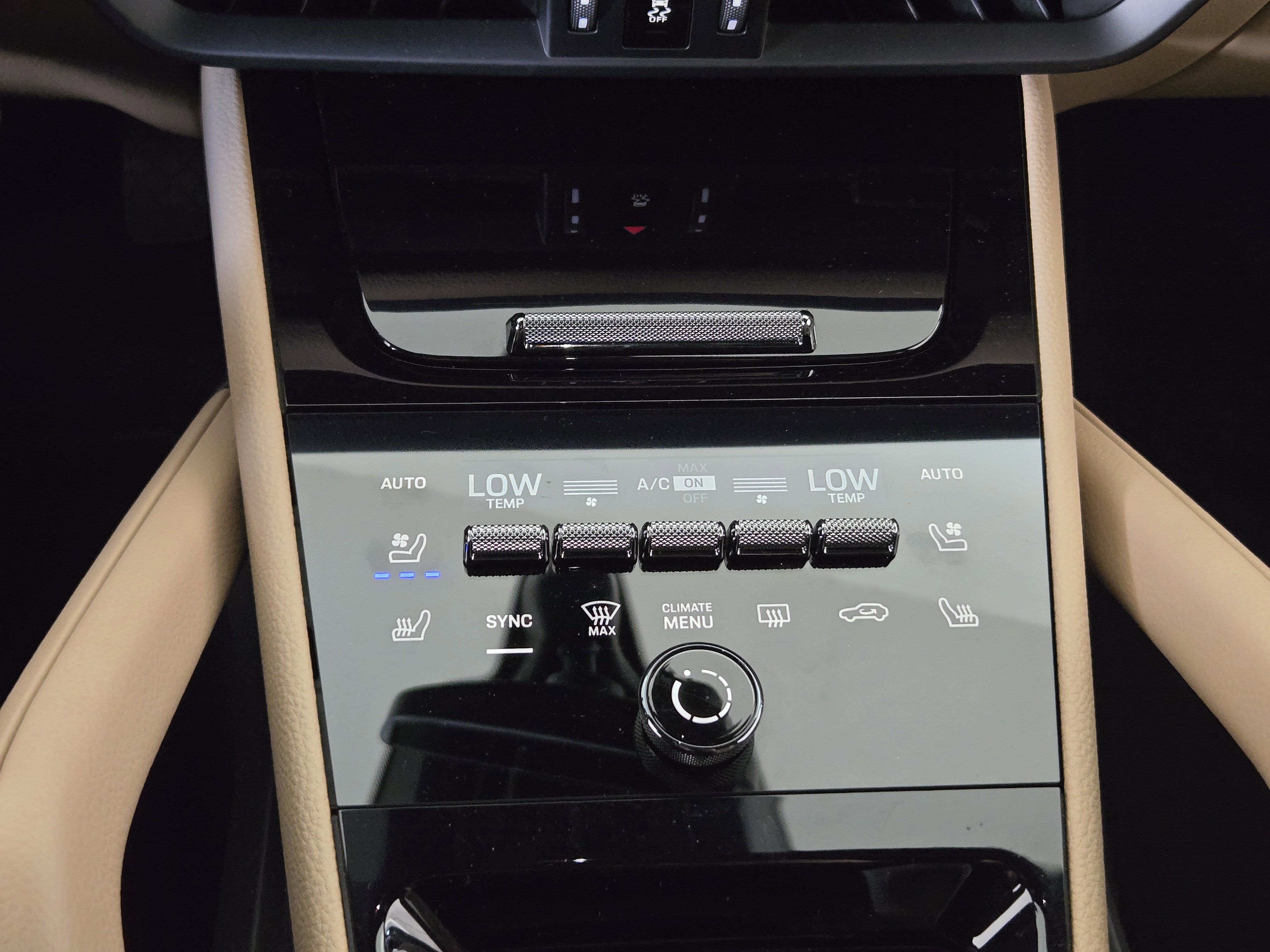 Certified 2025 Porsche Cayenne image 21