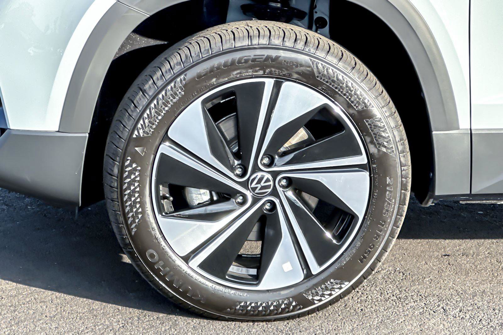 New 2026 Volkswagen Taos SE AWD/4WD image 24