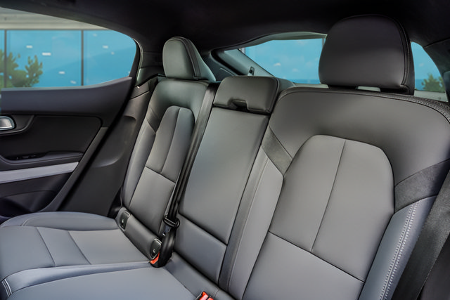 Used 2022 Polestar Polestar 2 w/ Plus Package AWD/4WD image 32