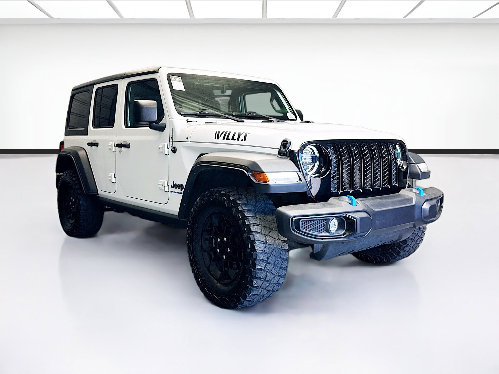 Used 2023 Jeep Wrangler Unlimited w/ Cold Weather Group AWD/4WD image 3