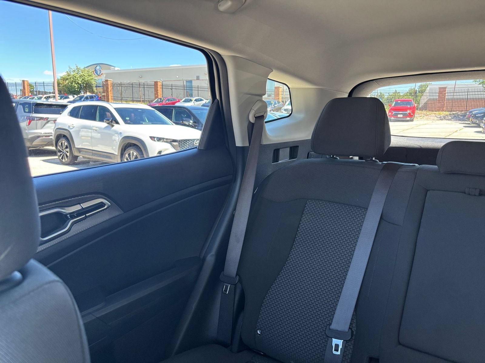Used 2025 Kia Sportage LX FWD image 34