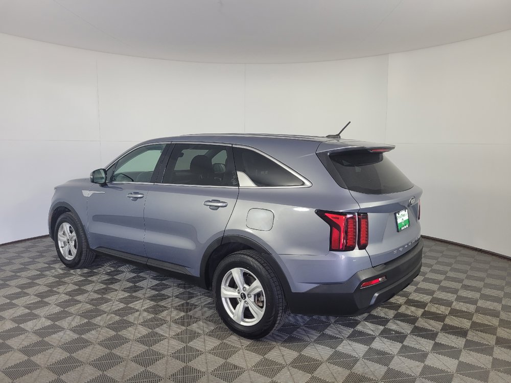 Used 2021 Kia Sorento LX FWD image 3