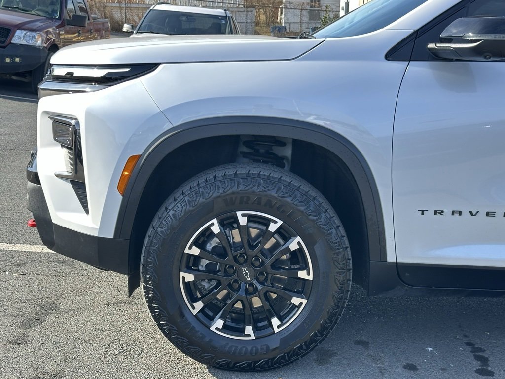 Used 2025 Chevrolet Traverse Z71 w/ Driver Confidence Package image 42