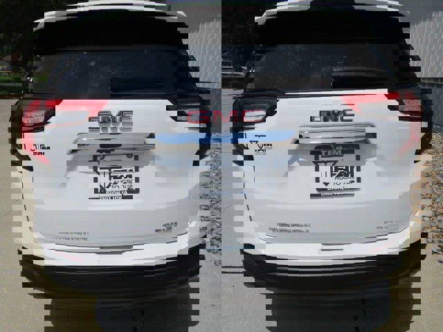 Used 2023 GMC Terrain SLE w/ Driver Convenience Package image 6