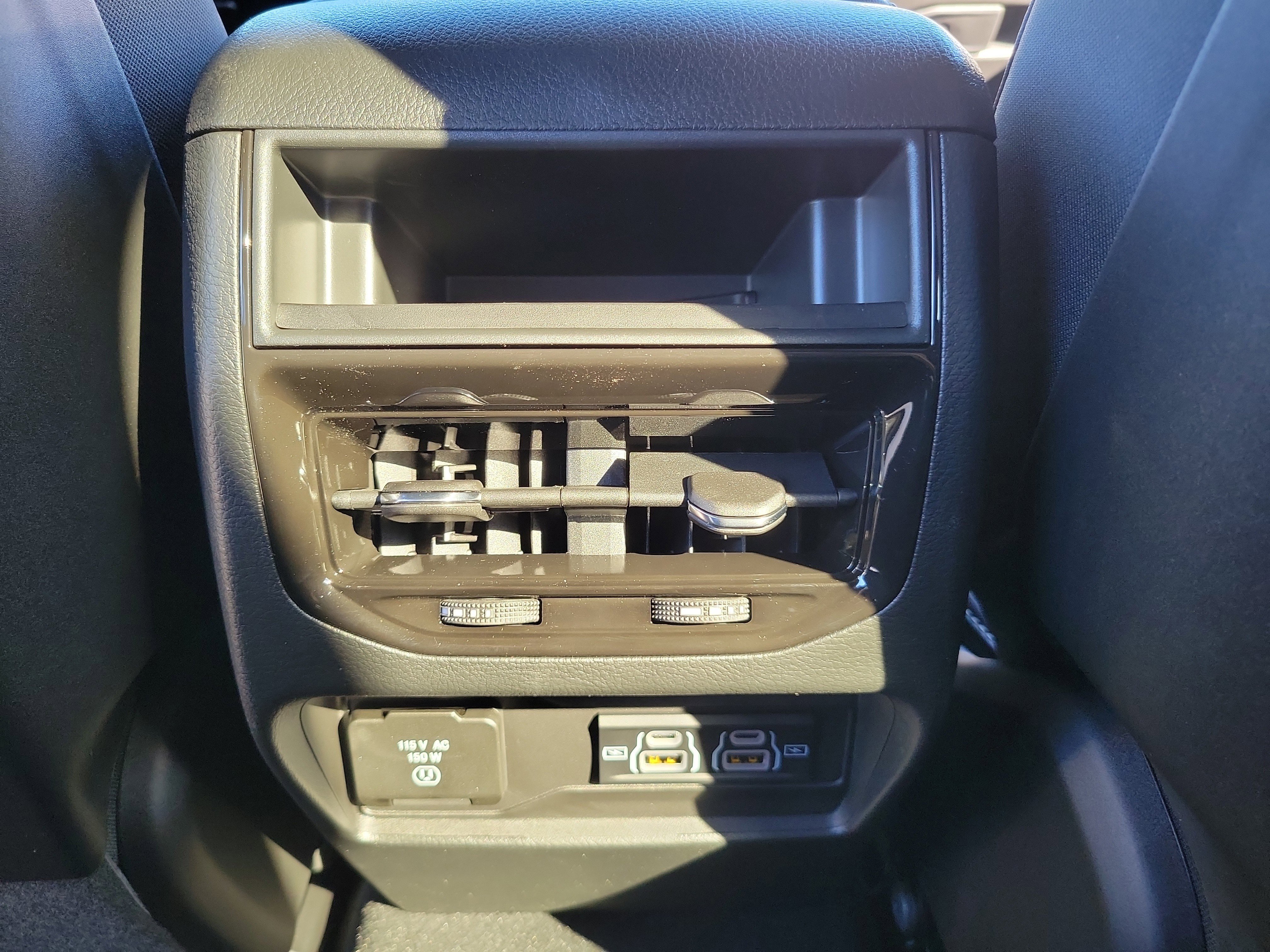 New 2025 Jeep Grand Cherokee Altitude image 10