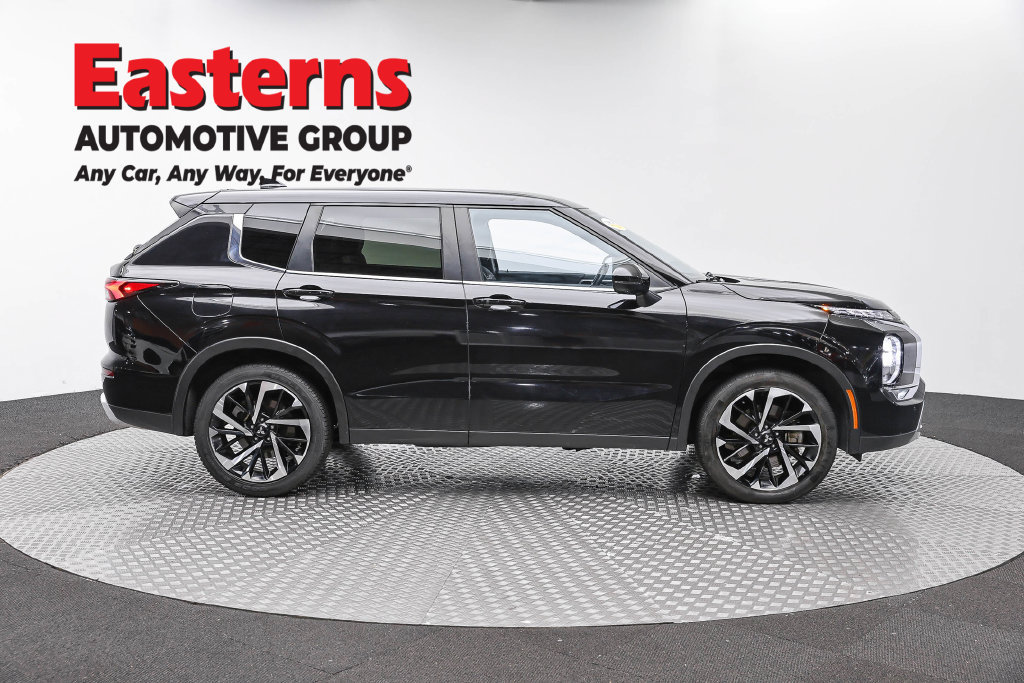 Used 2024 Mitsubishi Outlander SE FWD image 6