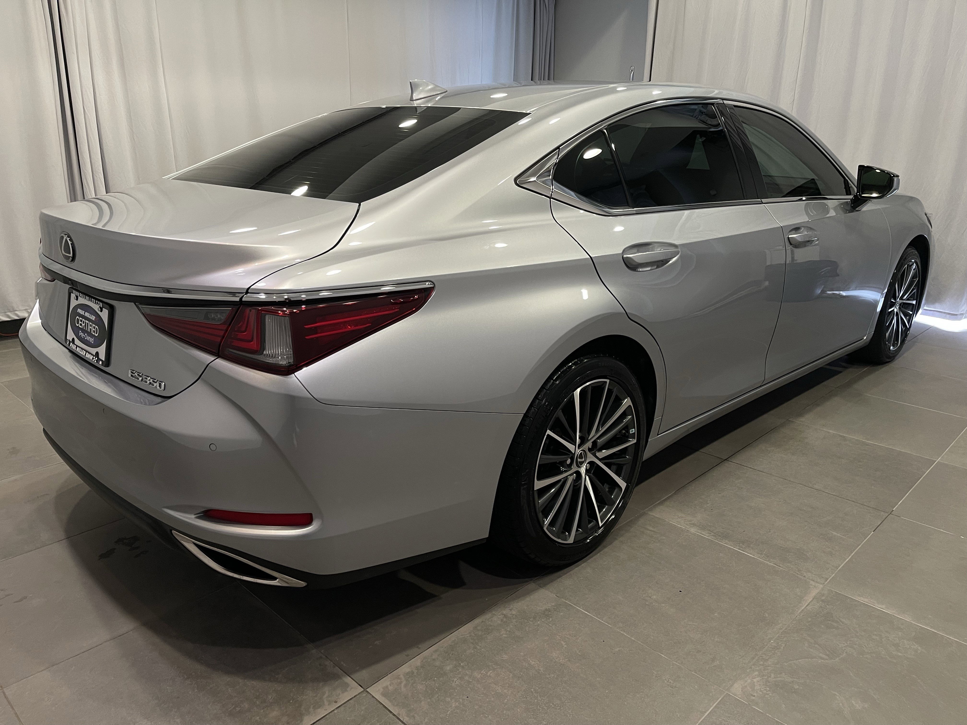 Used 2022 Lexus ES 350 w/ Premium Package image 6