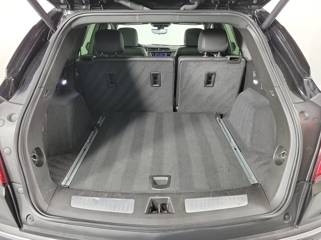 Certified 2024 Cadillac XT5 Premium Luxury w/ Technology Package FWD image 8