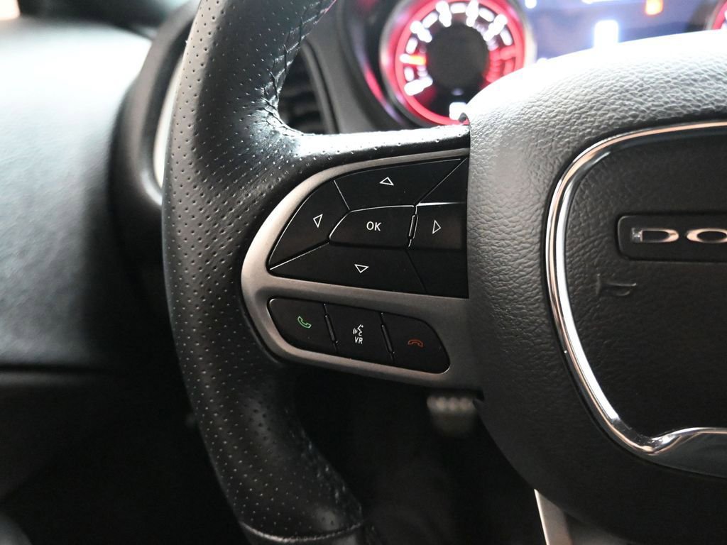 Used 2022 Dodge Challenger R/T w/ Performance Handling Group image 18