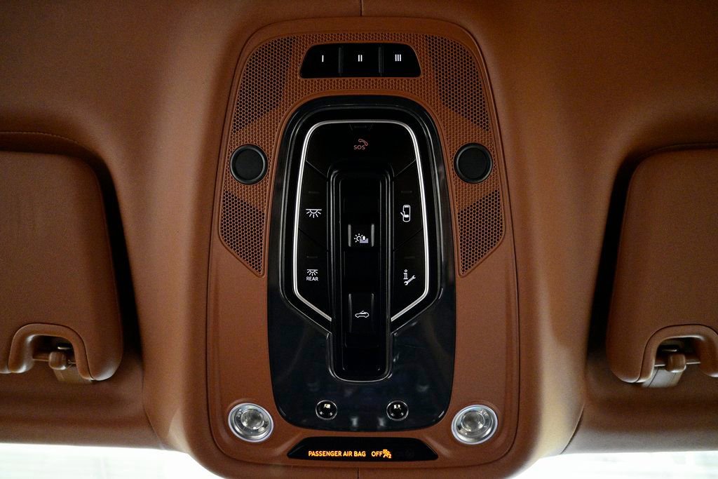 Used 2019 Bentley Bentayga image 18