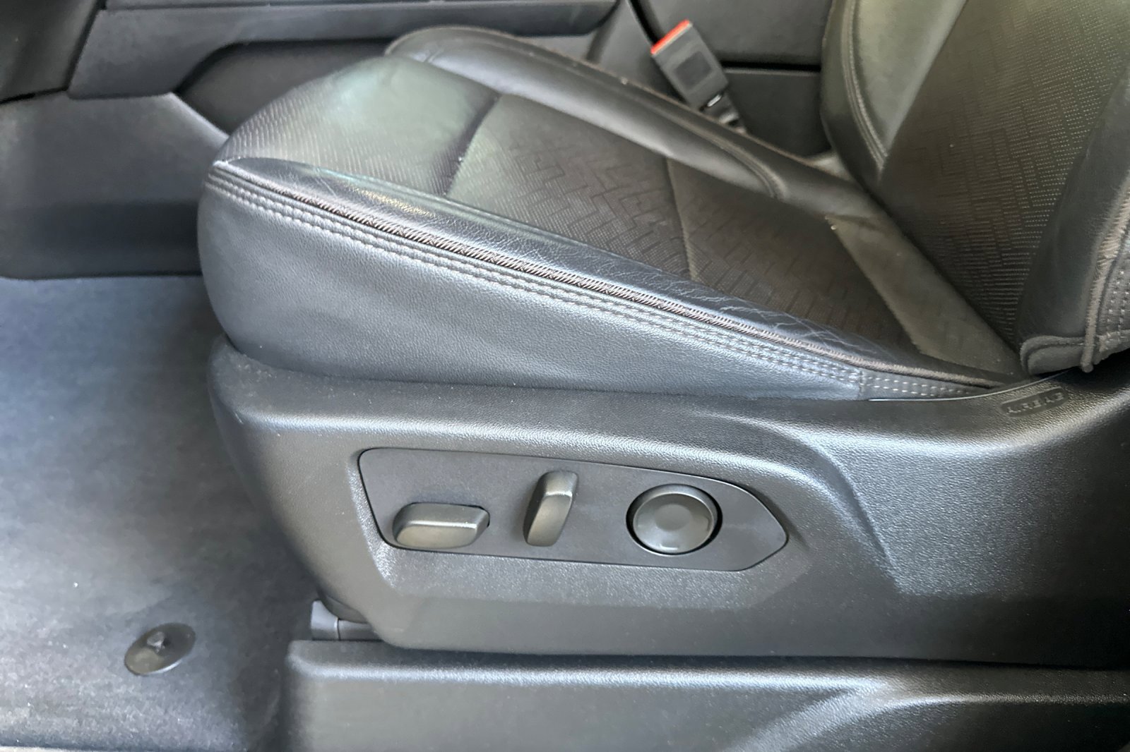 Used 2024 Chevrolet Tahoe High Country w/ Premium Package image 13