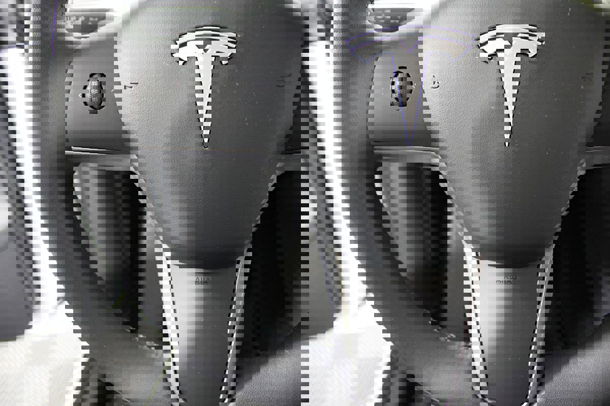 Used 2020 Tesla Model Y Long Range image 24