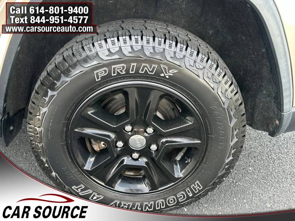 Used 2015 Jeep Grand Cherokee Laredo w/ Trailer Tow Group IV AWD/4WD image 19