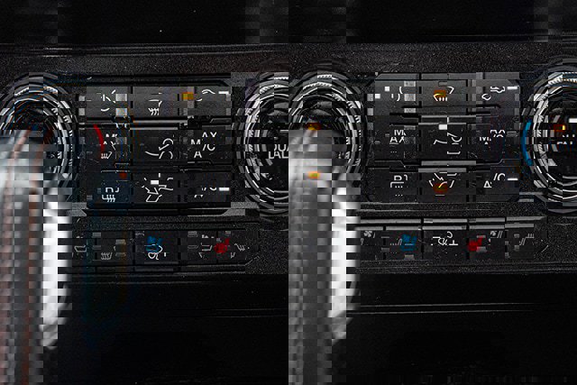 Used 2020 Ford F150 Platinum w/ Equipment Group 701A Luxury image 23