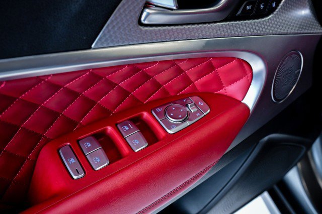 Used 2022 Genesis G70 3.3T Launch Edition image 16