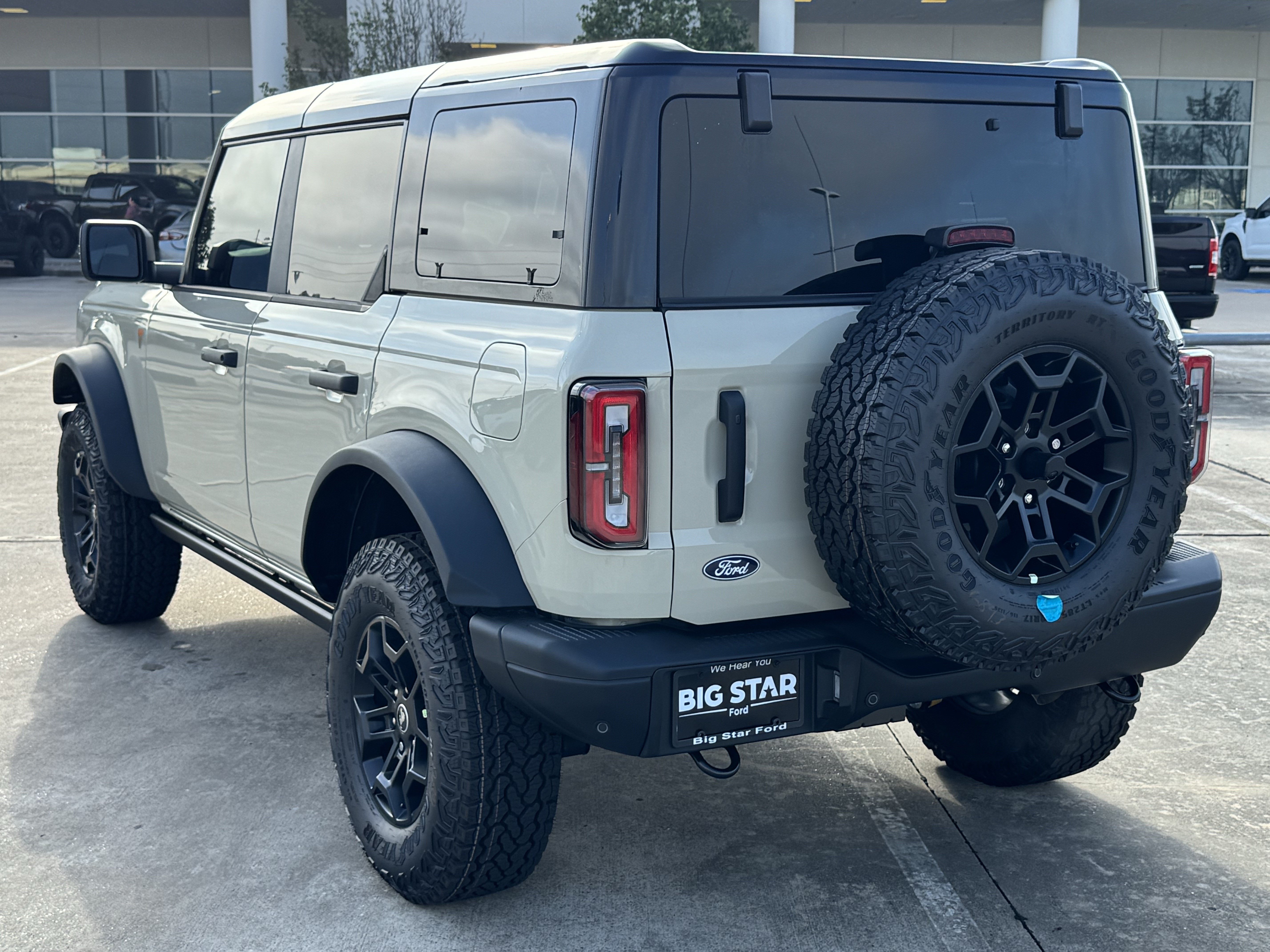 New 2026 Ford Bronco Badlands AWD/4WD image 8