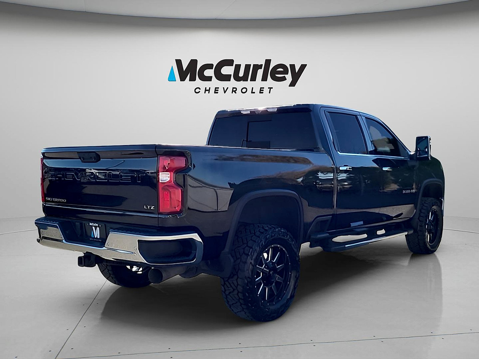 Used 2020 Chevrolet Silverado 3500 LTZ w/ LTZ Premium Package AWD/4WD image 7