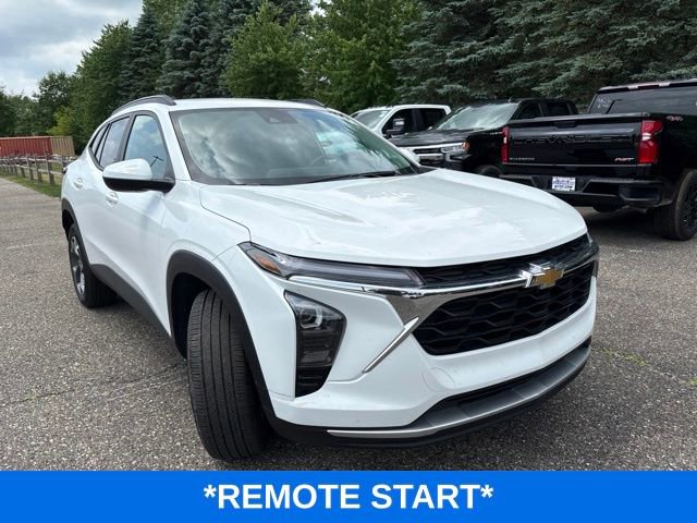 Used 2024 Chevrolet Trax LT FWD image 2