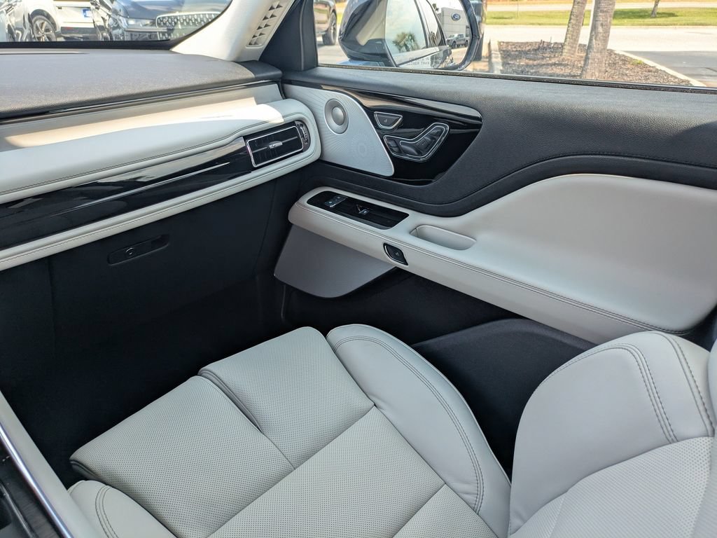 New 2026 Lincoln Aviator Reserve AWD/4WD image 21