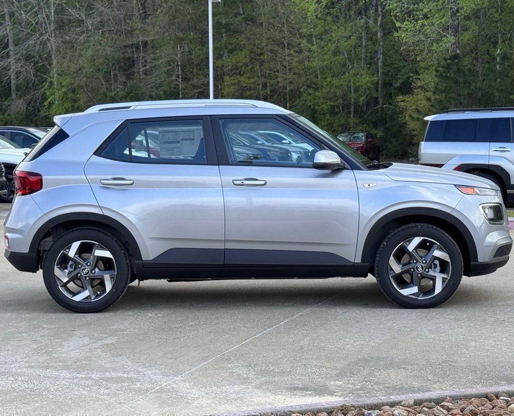 New 2026 Hyundai Venue SEL FWD image 10